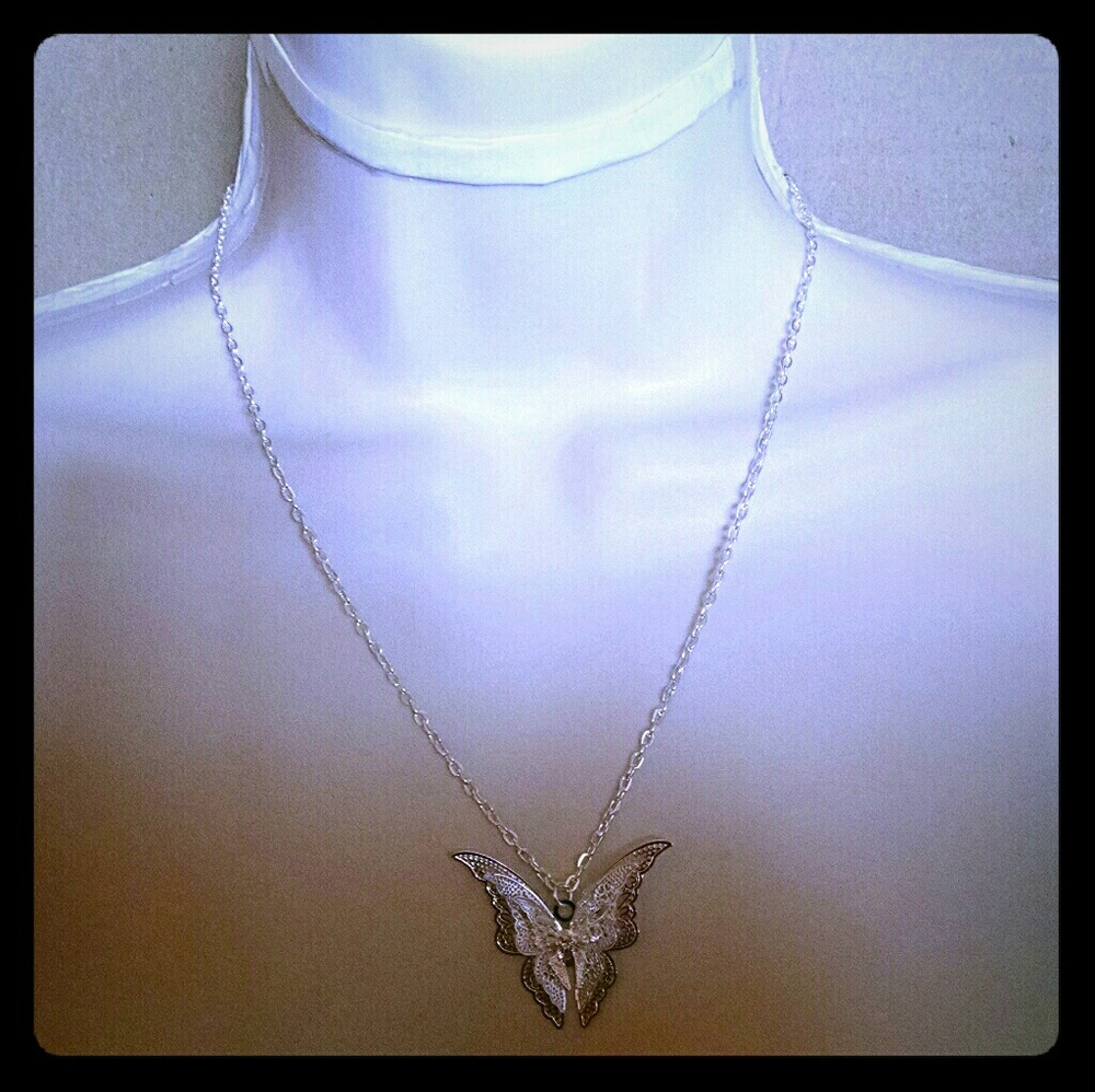 Beautiful Silver Butterfly Rhinestone Necklace